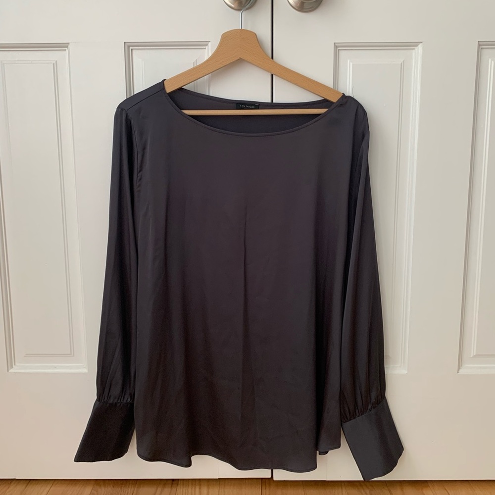 AnnTaylor 100% polyester gray blouse